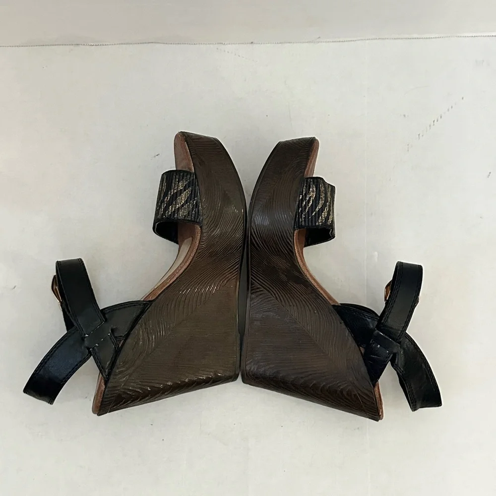 Marbella Black and Gold Lynx Wedge Sandals 7.5 EUC